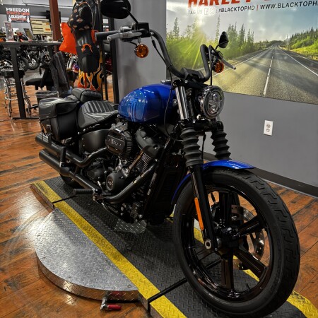 2024 Harley-Davidson® Street Bob™ 114 BLUE BURST thumb 1
