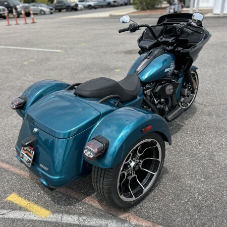 FLTRT 2026 Road Glide 3 thumb 1