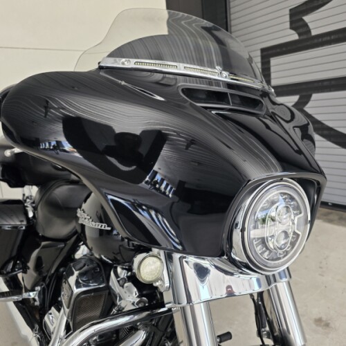 2020 Harley-Davidson® Street Glide® Vivid Black w/ Tour Pak! thumb 2