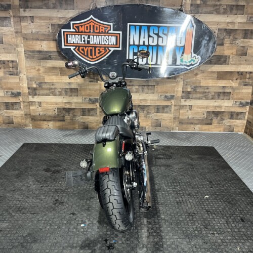 2026 Harley-Davidson® Street Bob® Olive Steel Metallic Chrome Laced Wheels thumb 1