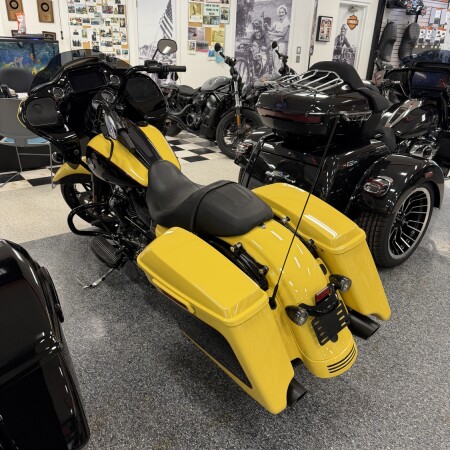 2023 Harley-Davidson® Road Glide® Special Industrial Yellow/Vivid Black - Black Finish thumb 1