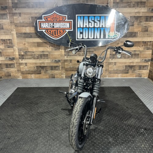 2026 Harley-Davidson® Street Bob® Dark Billiard Gray Chrome Cast Wheels thumb 3