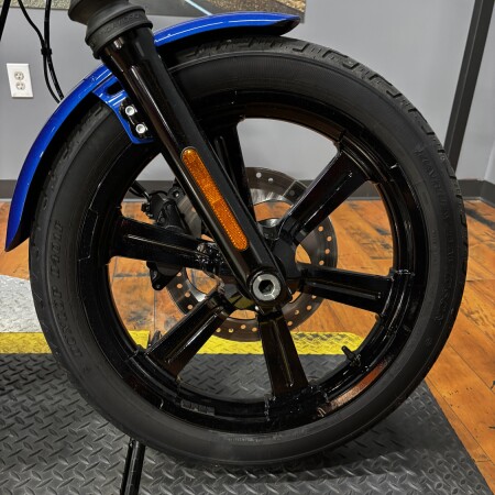 2024 Harley-Davidson® Street Bob™ 114 BLUE BURST thumb 2