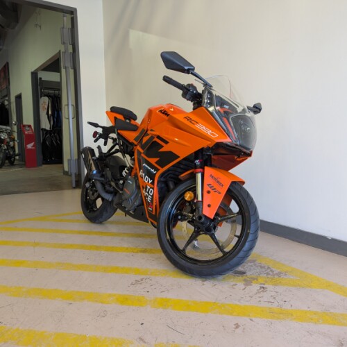 2023 KTM RC 390 (Orange) thumb 3