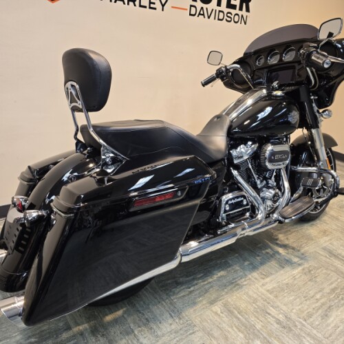2021 Harley-Davidson® Street Glide® Special Vivid Black FLHXS thumb 3