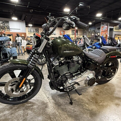 2026 Harley-Davidson® Street Bob® thumb 1