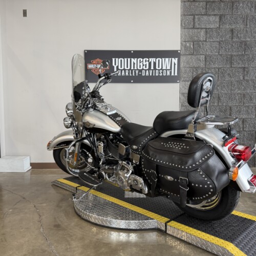 2003 Harley-Davidson® Heritage Softail® Classic FLSTC thumb 0