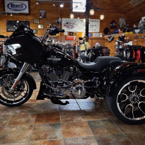 2026 Harley-Davidson® Road Glide 3 Vivid Black thumb 3