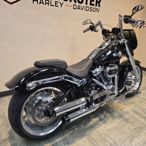 2024 Harley-Davidson® Fat Boy® 114 Vivid Black FLFBS thumb 3