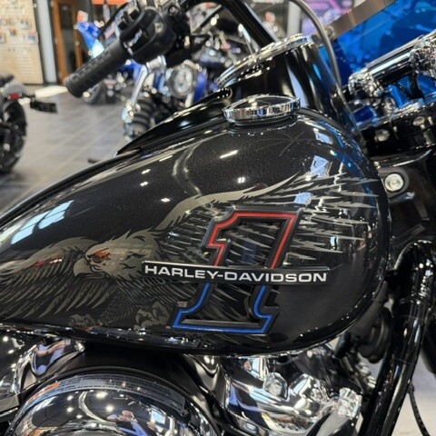  2026 Harley-Davidson® Heritage Classic® thumb 3