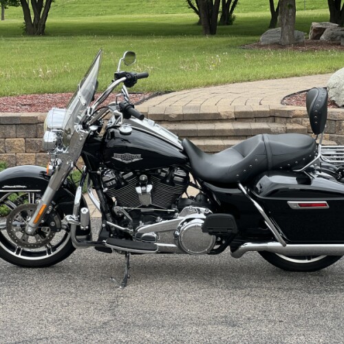 2021 Harley-Davidson® Road King® Vivid Black thumb 3