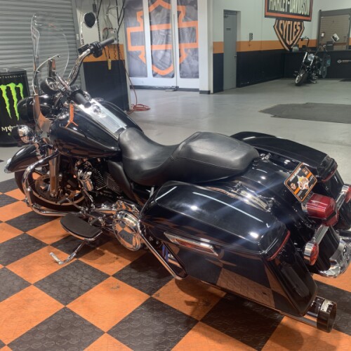 2023 Harley-Davidson Road King Police FLHP thumb 1