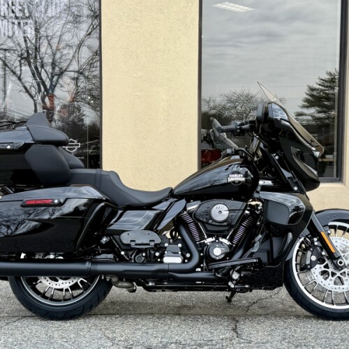 2026 Harley-Davidson® Street Glide Limited FLHXL thumb 3