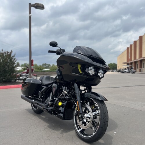 2026 Harley-Davidson® FLTRX Road Glide® Vivid Black thumb 3