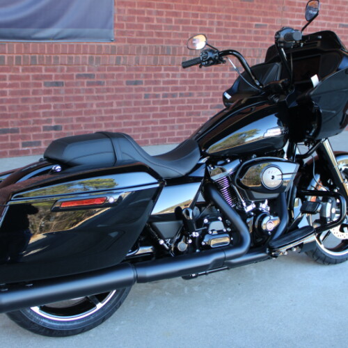 2026 Harley-Davidson® Road Glide® Vivid Black Black Trim thumb 2