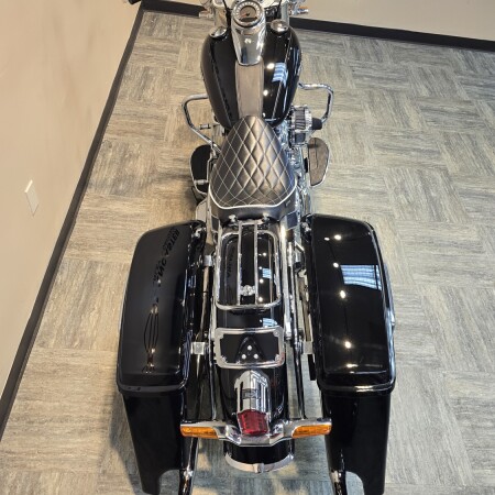 2019 Harley-Davidson® Deluxe Vivid Black FLDE thumb 1