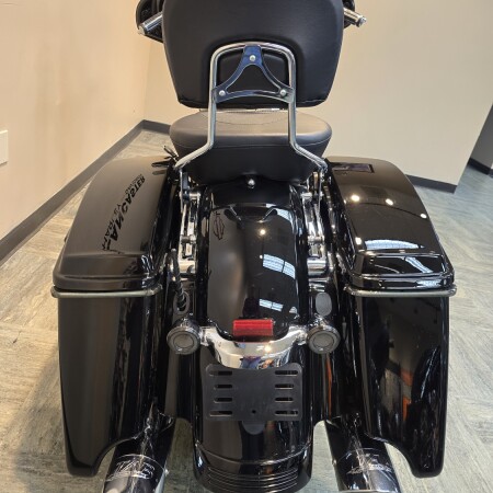 2021 Harley-Davidson® Street Glide® Special Vivid Black FLHXS thumb 2