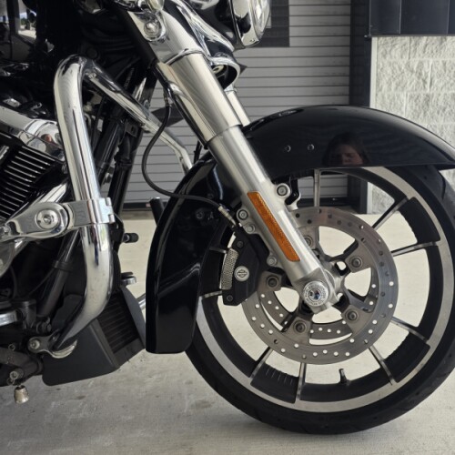 2020 Harley-Davidson® Street Glide® Vivid Black w/ Tour Pak! thumb 1