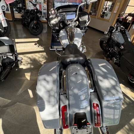 2026 Harley-Davidson® Road Glide® Dark Billiard Gray Chrome Trim thumb 1