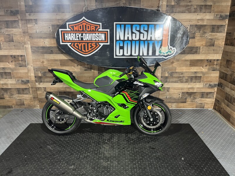 2023 Kawasaki Ninja® 400 ABS KRT Edition Lime Green/Ebony