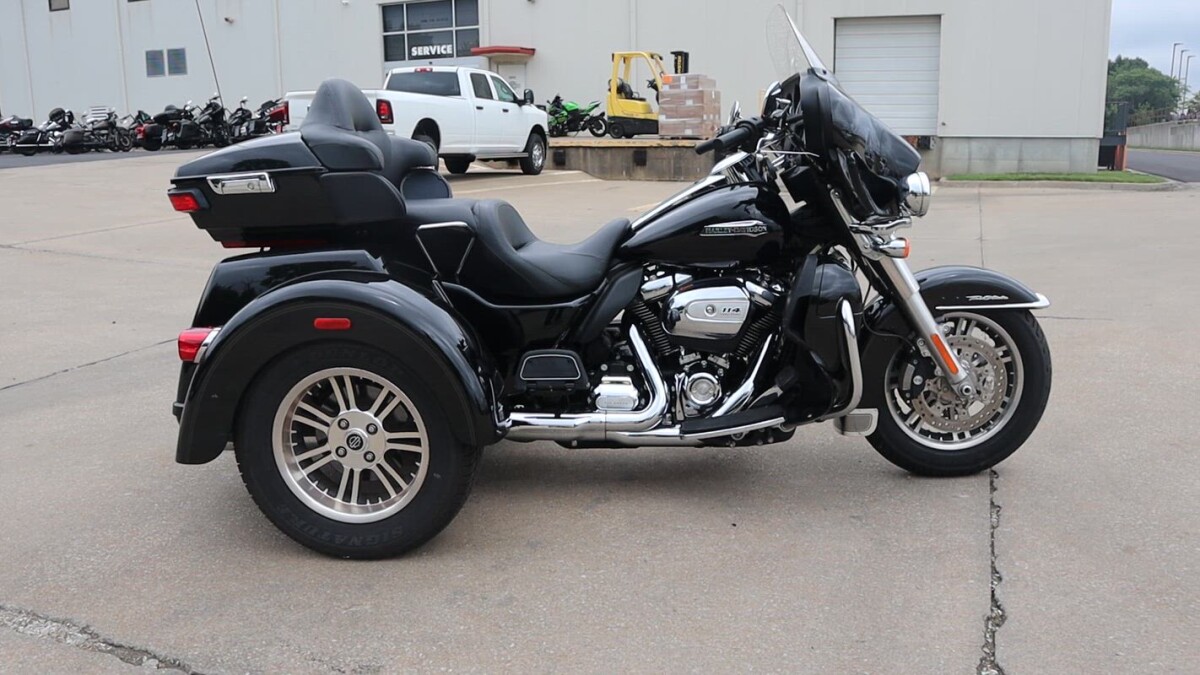 2019 Harley-Davidson® Tri Glide® Ultra FLHTCUTG | The Woodlands