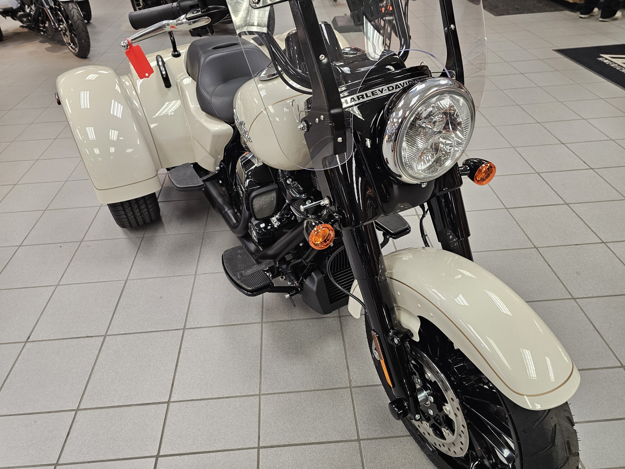 FLRT 2023 Freewheeler®, photo 16