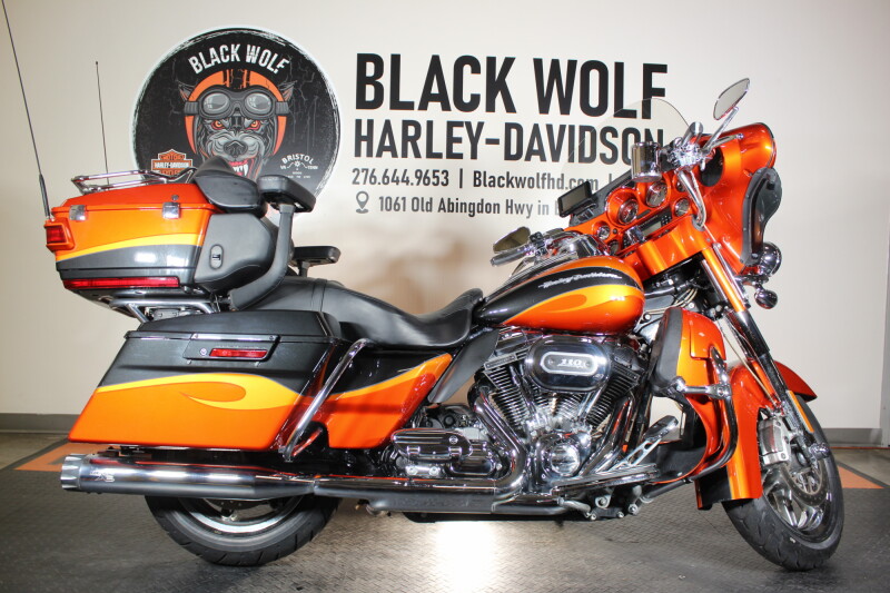 2013 CVO™ Ultra Classic® Electra Glide® FLHTCUSE8 