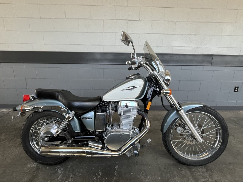  2013 Suzuki Boulevard S40