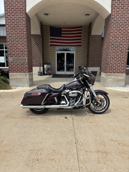 2017 Harley-Davidson® Street Glide® Special Hard Candy Custom™ Mystic Purple Flake