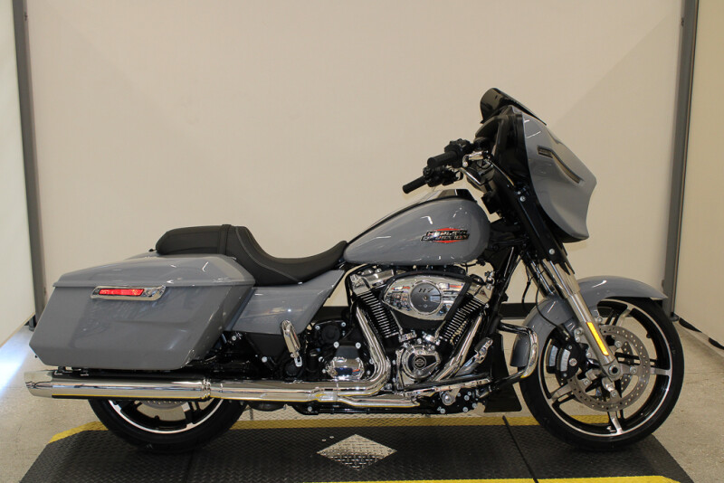2026 Harley-Davidson Street Glide Grand American Touring FLHX