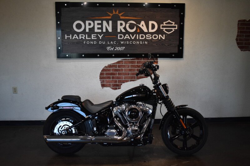 2025 Harley-Davidson® Street Bob® Vivid Black w/Cast Wheels