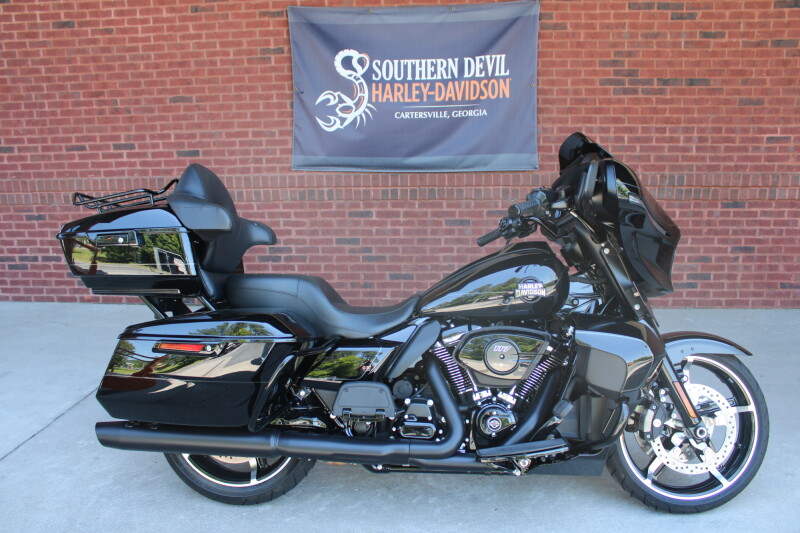 2025 Harley-Davidson® Street Glide® Ultra Vivid Black - Black Finish
