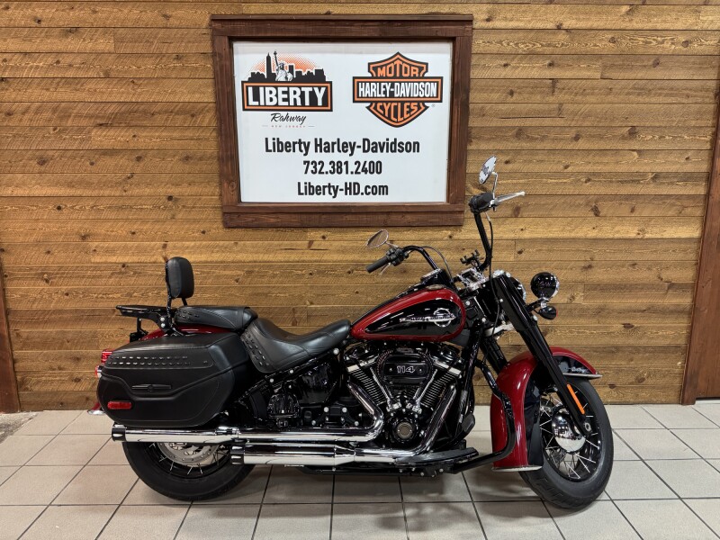 2020 Harley-Davidson® Heritage Classic 114 Billiard Red/Vivid Black FLHCS
