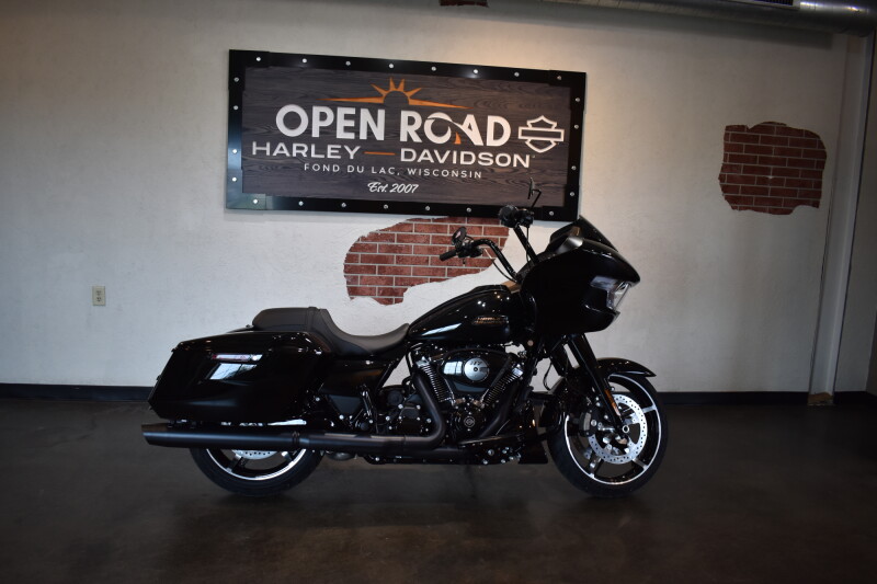 2026 Harley-Davidson® Road Glide® Vivid Black Black Trim