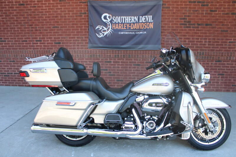 2018 Harley-Davidson® Electra Glide® Ultra Classic® Electric Blue/Silver Fortune