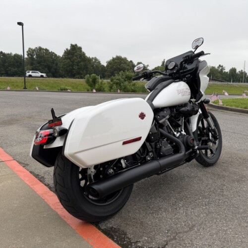 2026 Harley-Davidson® Low Rider® ST White Onyx Pearl Black Trim thumb 1