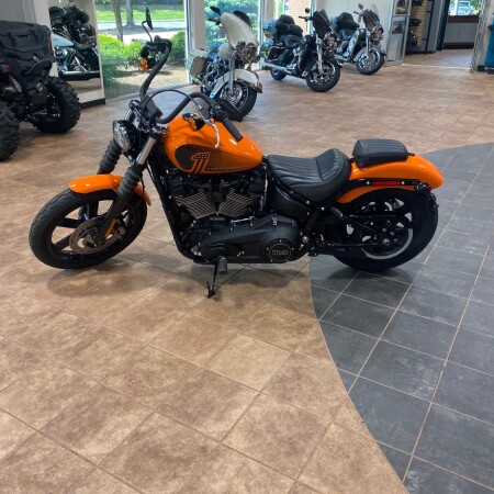  2024 Harley-Davidson<sup>®</sup> Street Bob® 114 thumb 3