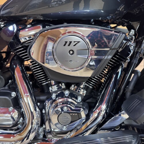 2026 Harley-Davidson® Road Glide Limited Iron Horse Metallic Chrome Trim thumb 2