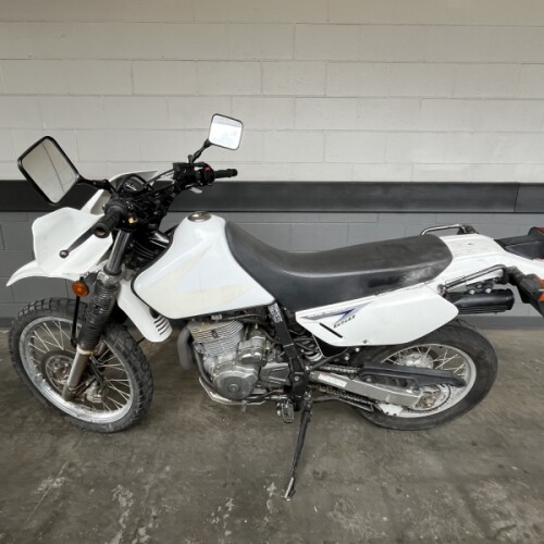2011 Suzuki DR650SE thumb 1