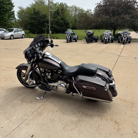 2017 Harley-Davidson® Street Glide® Special Hard Candy Custom™ Mystic Purple Flake thumb 1