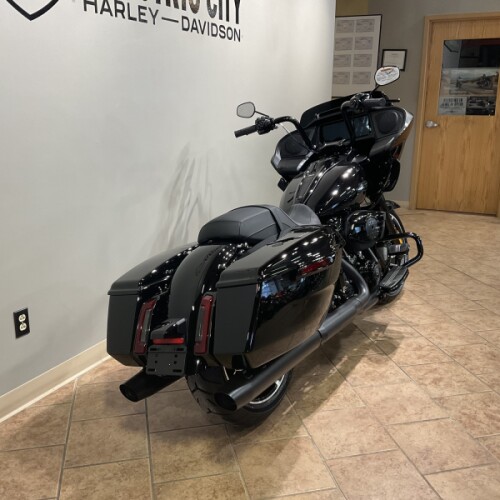 2026 Harley-Davidson® Road Glide® Vivid Black Black Trim FLTRX thumb 0
