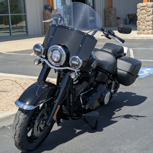 2026 Harley-Davidson® Heritage Classic Vivid Black  thumb 2