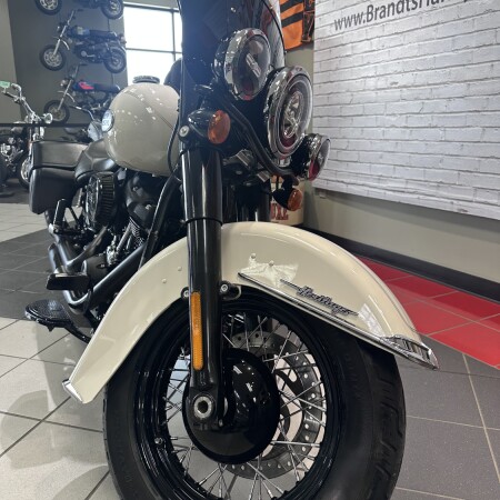 2022 Harley-Davidson® Heritage Classic 114 thumb 1