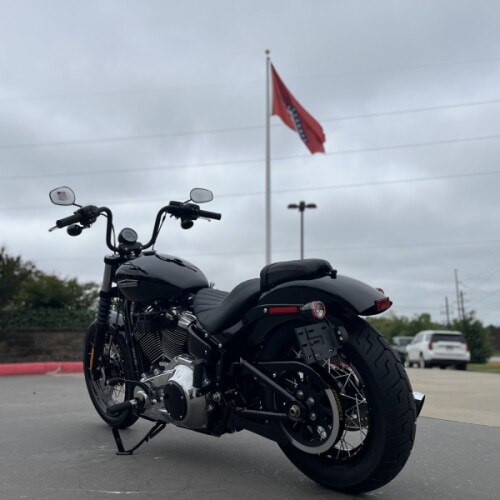 2026 Harley-Davidson® FXBB Street Bob® Vivid Black thumb 0