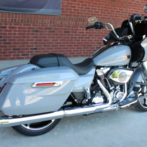 2026 Harley-Davidson® Road Glide® Dark Billiard Gray Chrome Trim thumb 2
