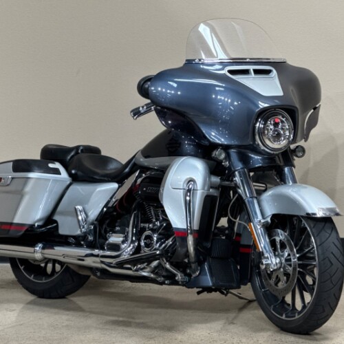 FLHXSE 2019 CVO™ Street Glide® thumb 3