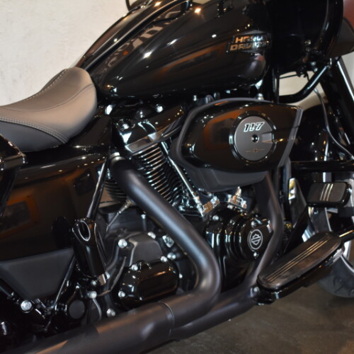 2026 Harley-Davidson® Road Glide® Vivid Black Black Trim thumb 0