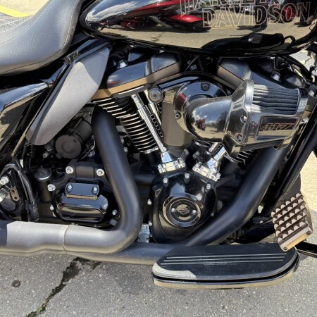 2022 Harley-Davidson® Road Glide® ST thumb 1