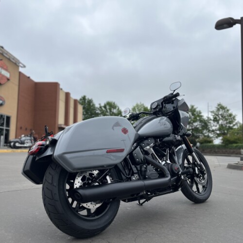 2026 Harley-Davidson® FXLRST Low Rider® ST DRK BILIARD GRY thumb 2