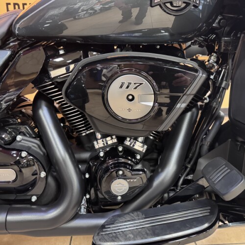 2026 Harley-Davidson® Street Glide 3 Limited Iron Horse Metallic Black Trim thumb 2